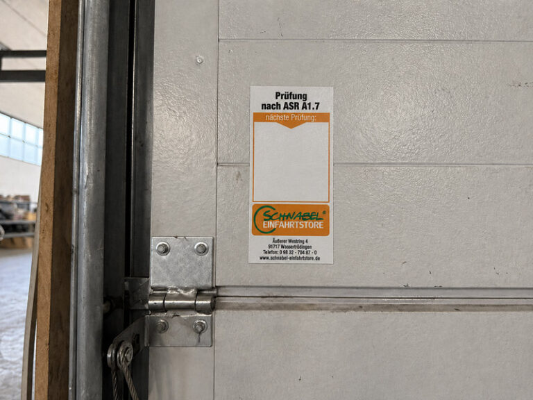 Serviceaufkleber für Tore - aufkleber.at